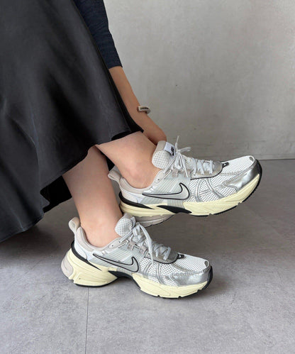 【NIKE/ナイキ】 女士V2K跑步鞋