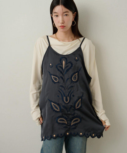 緞面刺繡吊帶長款上衣