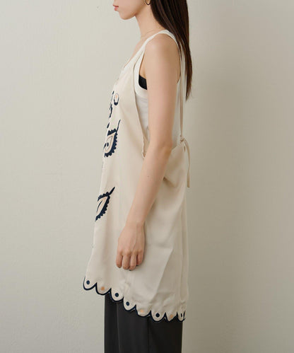 緞面刺繡吊帶長款上衣