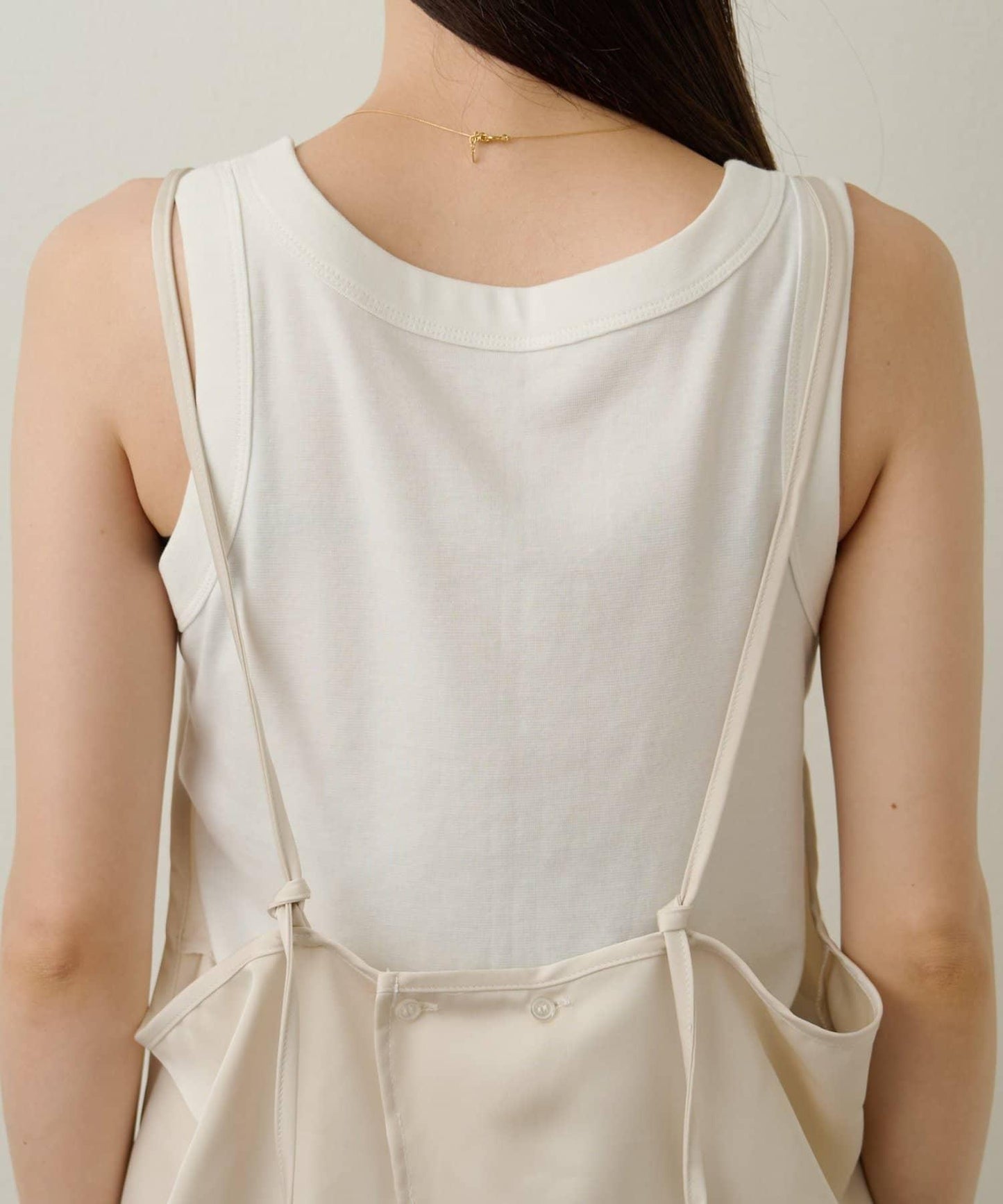 緞面刺繡吊帶長款上衣