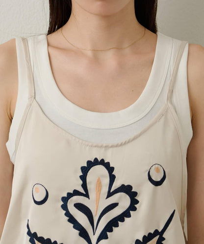 緞面刺繡吊帶長款上衣