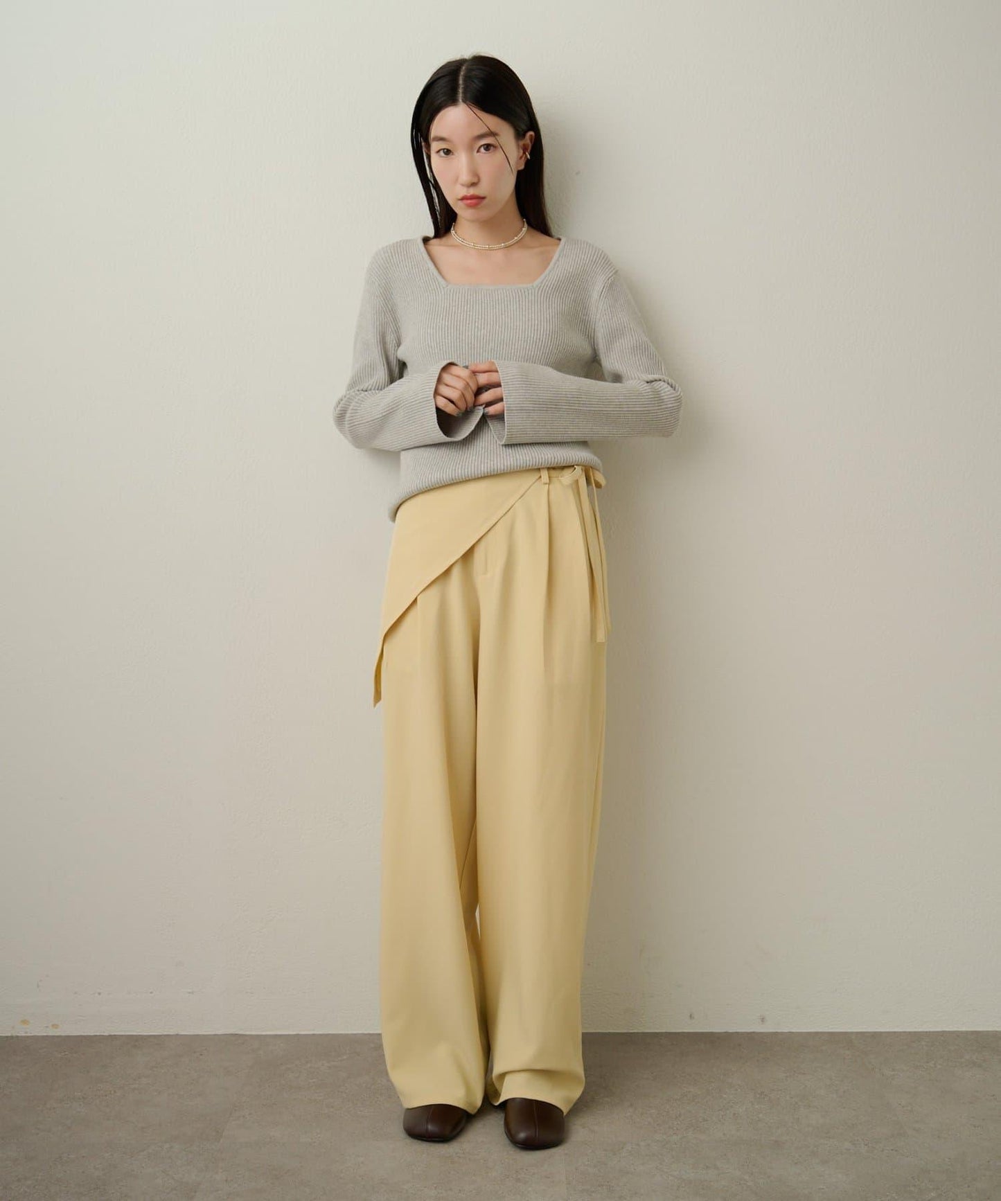 附項圈羅紋方領針織衫