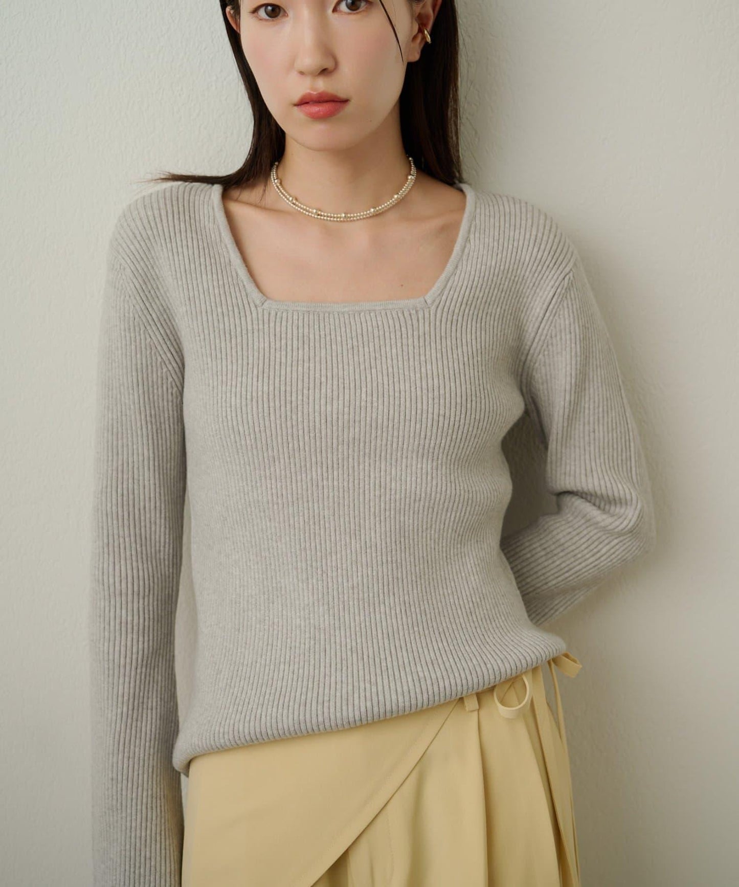 附項圈羅紋方領針織衫