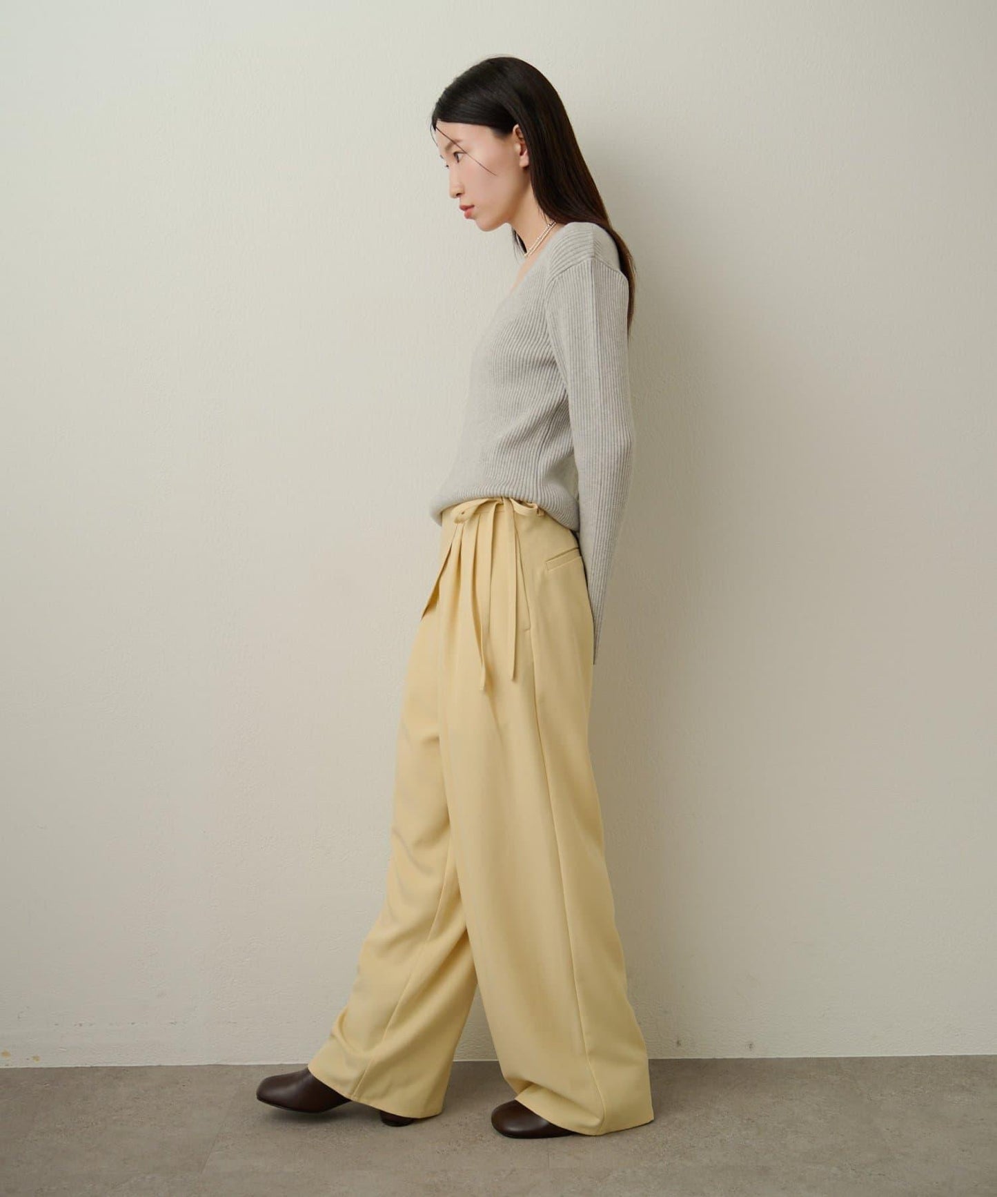 附項圈羅紋方領針織衫