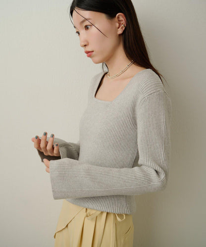 附項圈羅紋方領針織衫