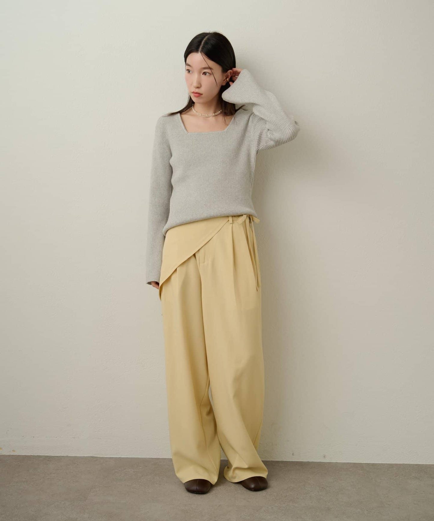 附項圈羅紋方領針織衫