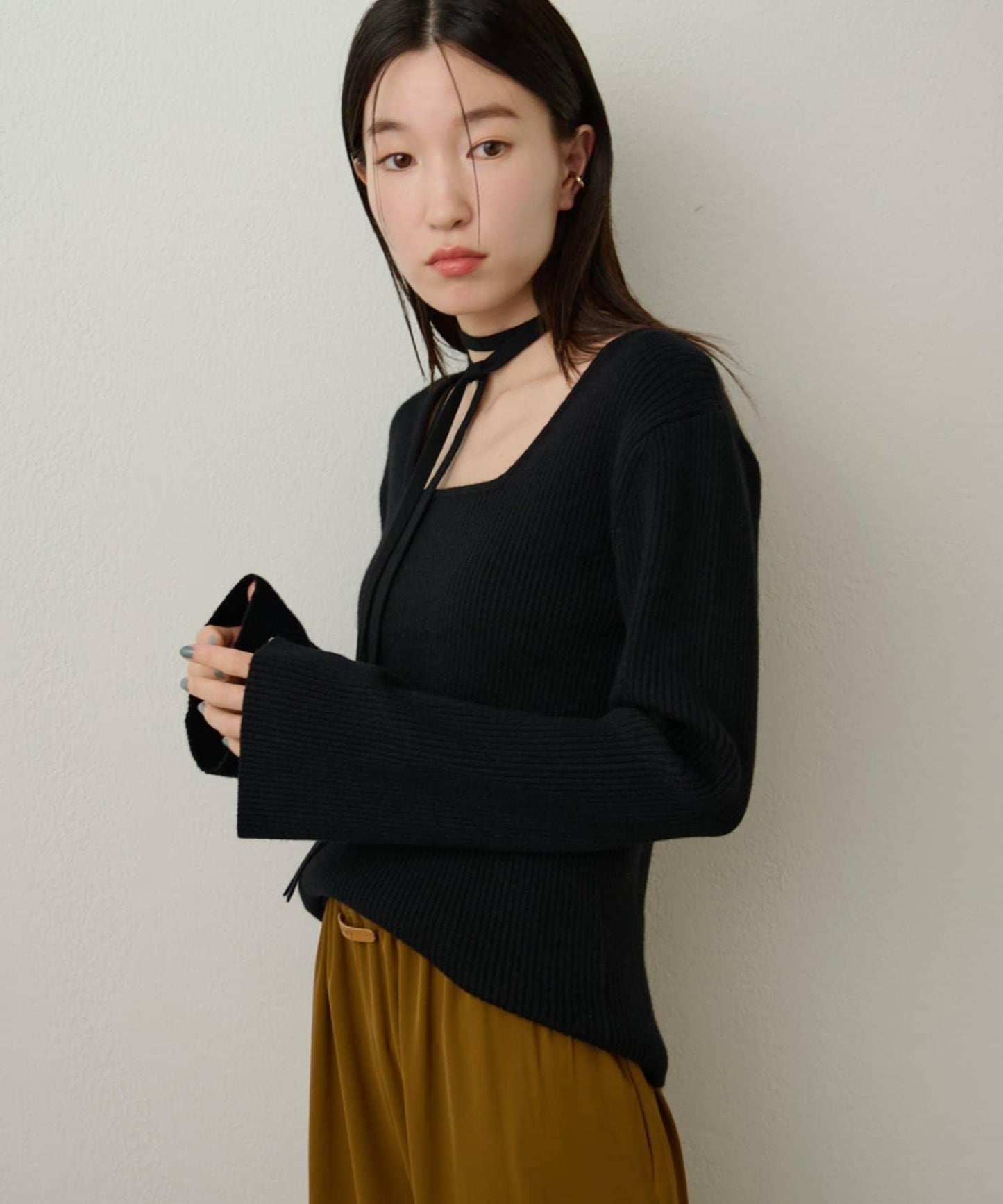 附項圈羅紋方領針織衫