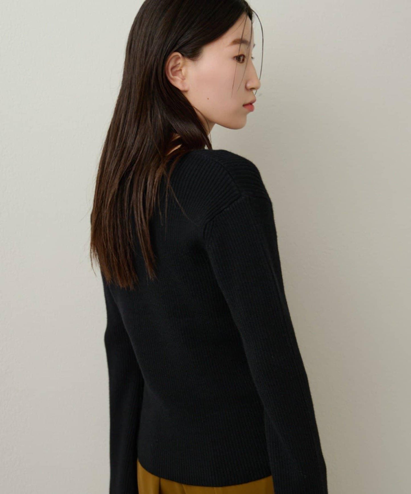 附項圈羅紋方領針織衫