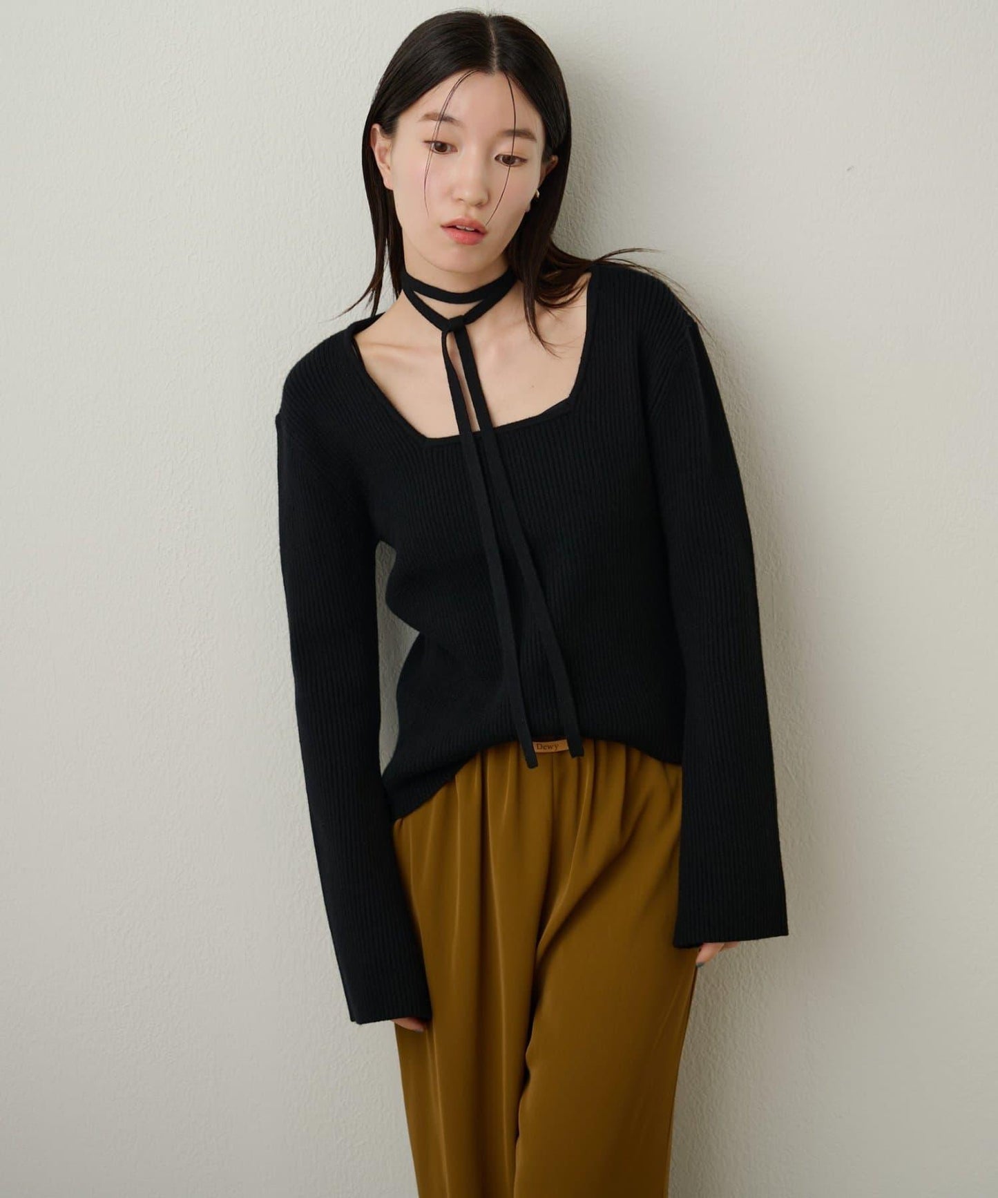 附項圈羅紋方領針織衫