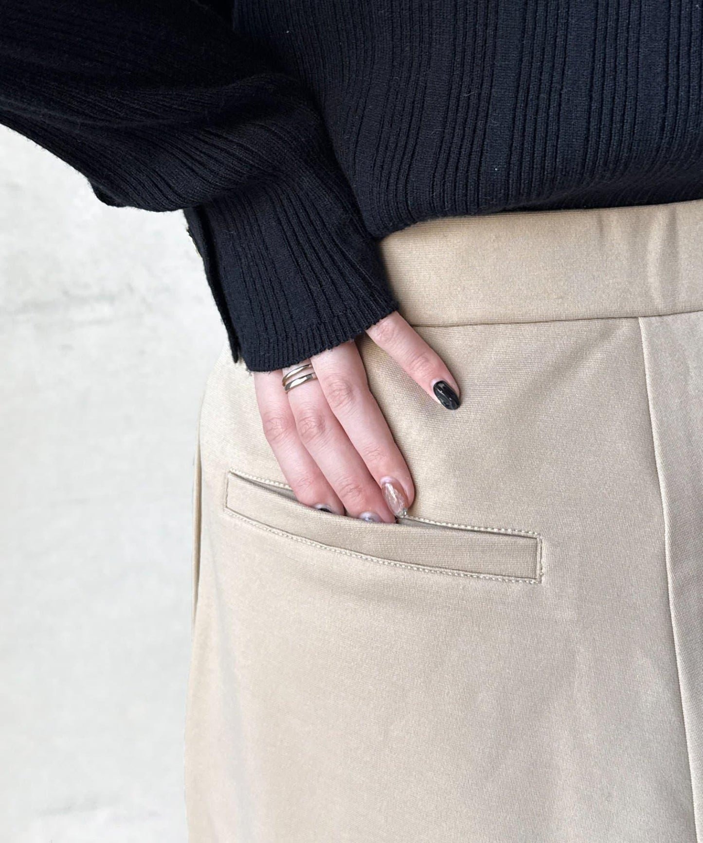 剪裁褶皺錐形褲