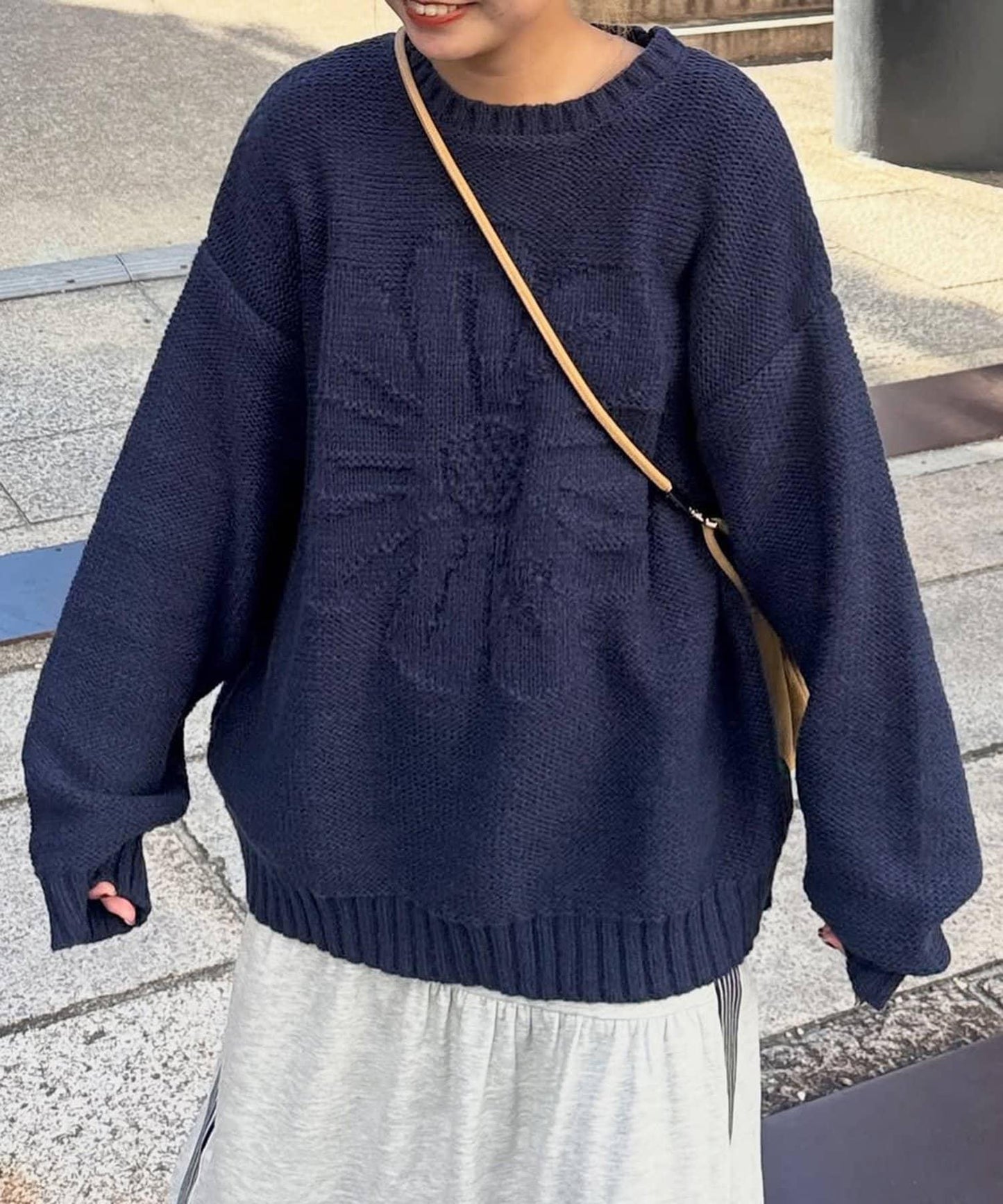 同色系花卉提花針織衫