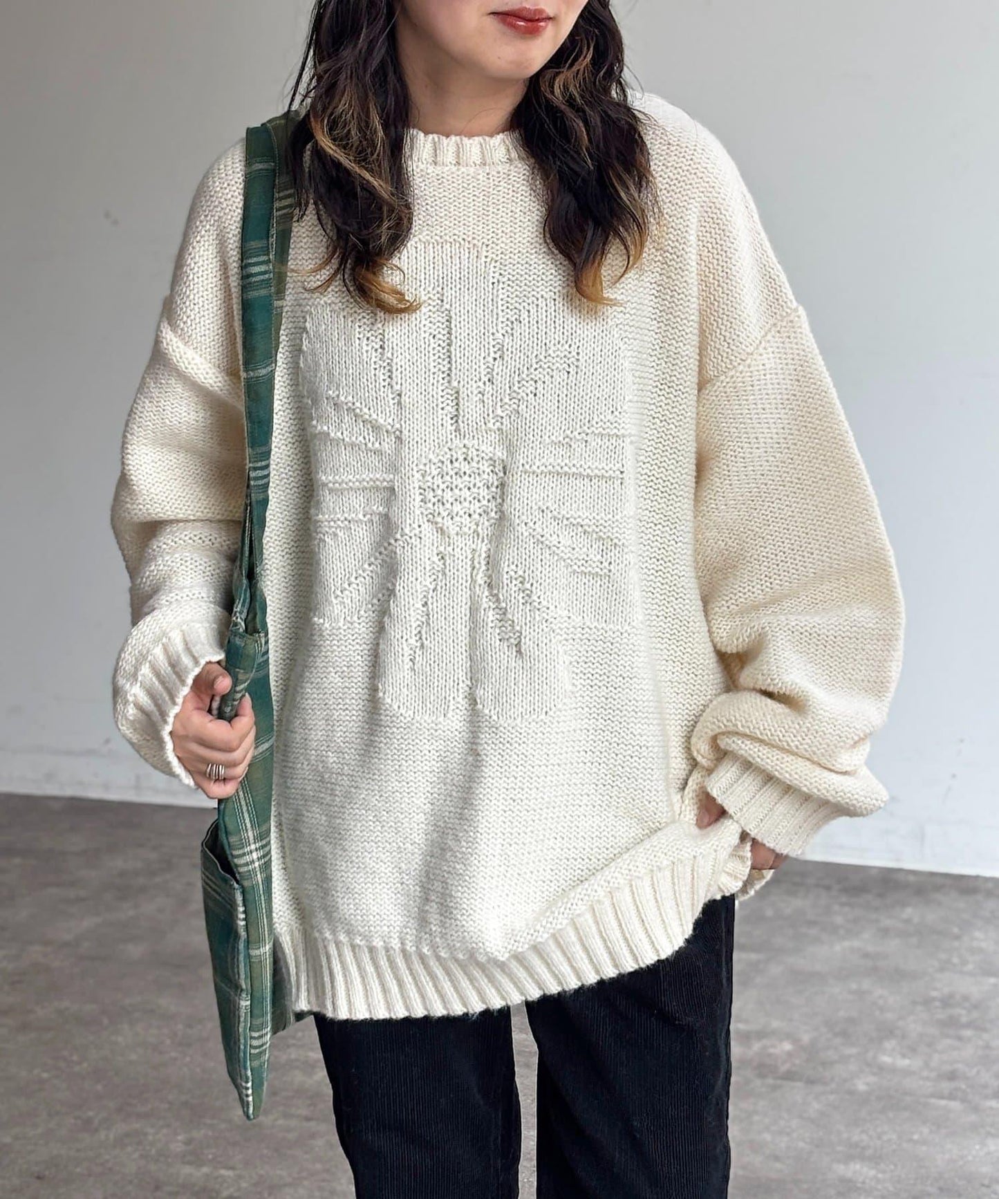 同色系花卉提花針織衫