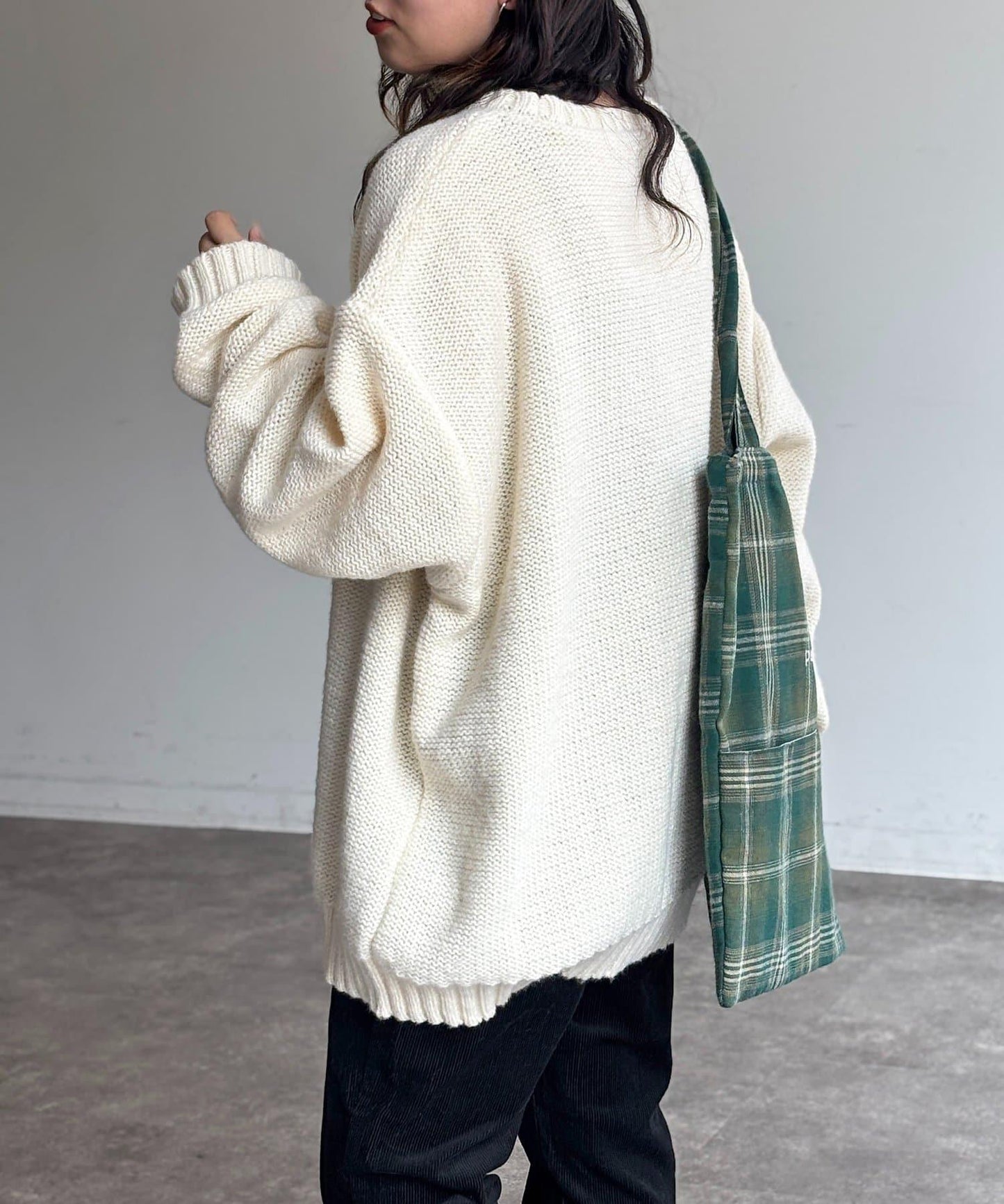 同色系花卉提花針織衫