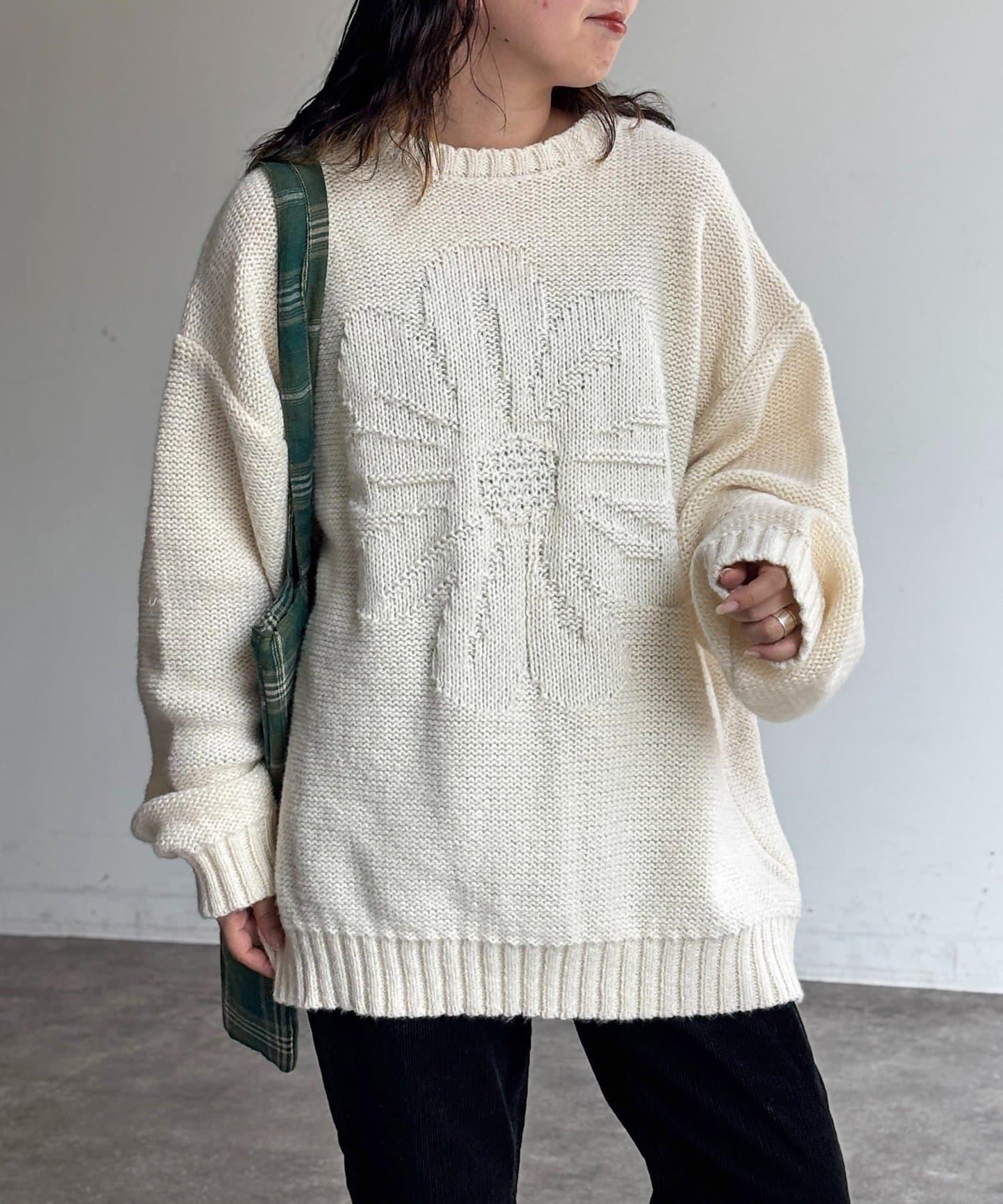 同色系花卉提花針織衫