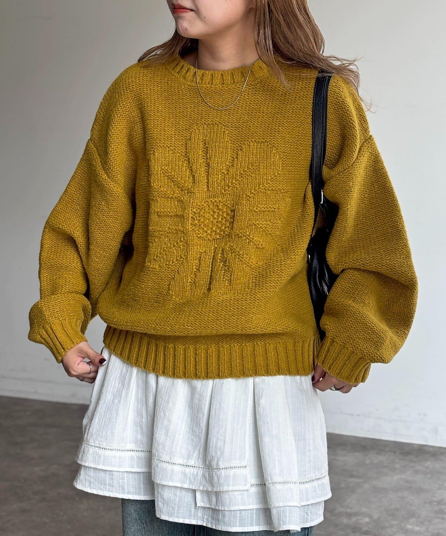 同色系花卉提花針織衫