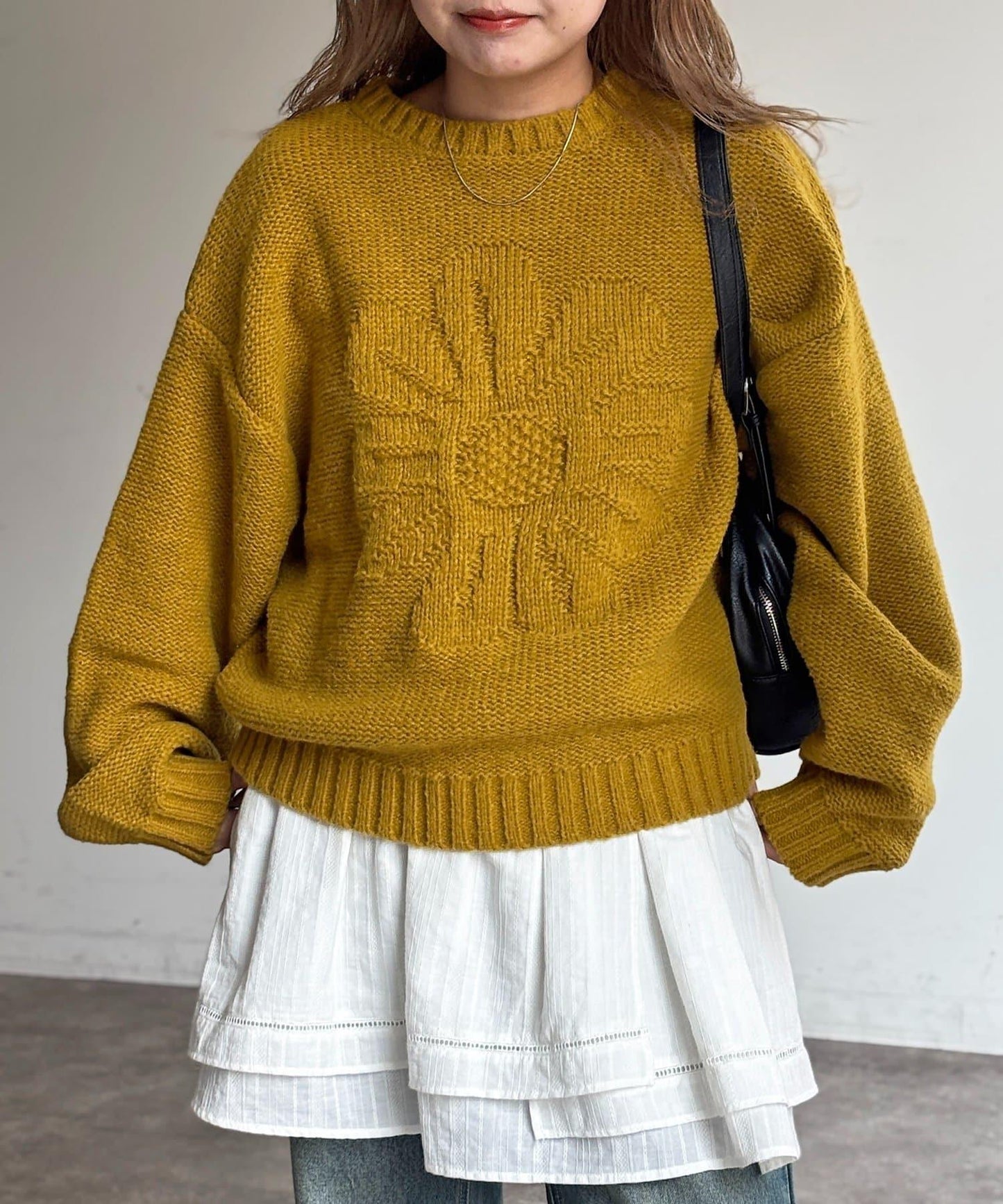 同色系花卉提花針織衫