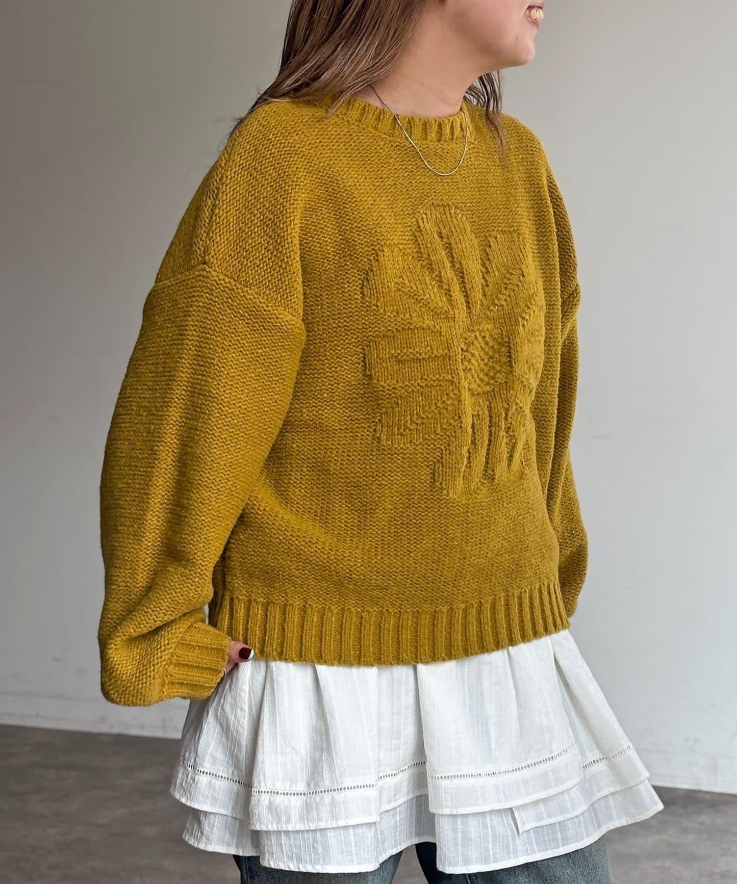 同色系花卉提花針織衫