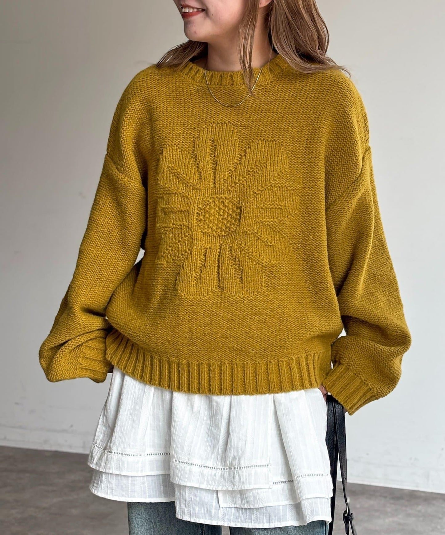 同色系花卉提花針織衫