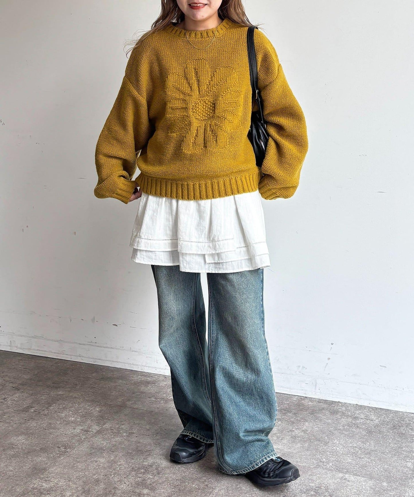 同色系花卉提花針織衫