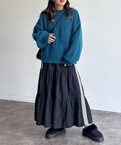 同色系花卉提花針織衫