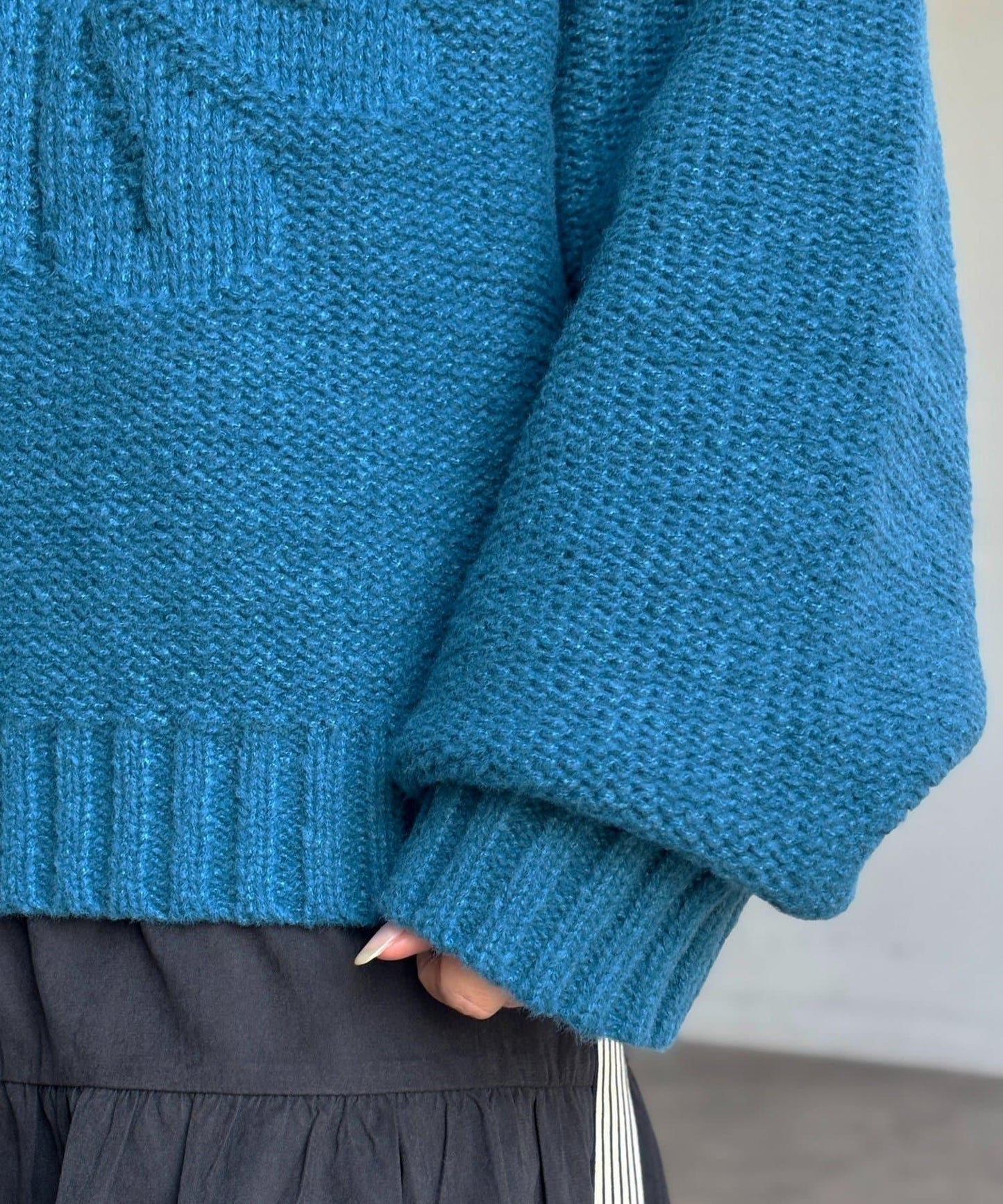 同色系花卉提花針織衫