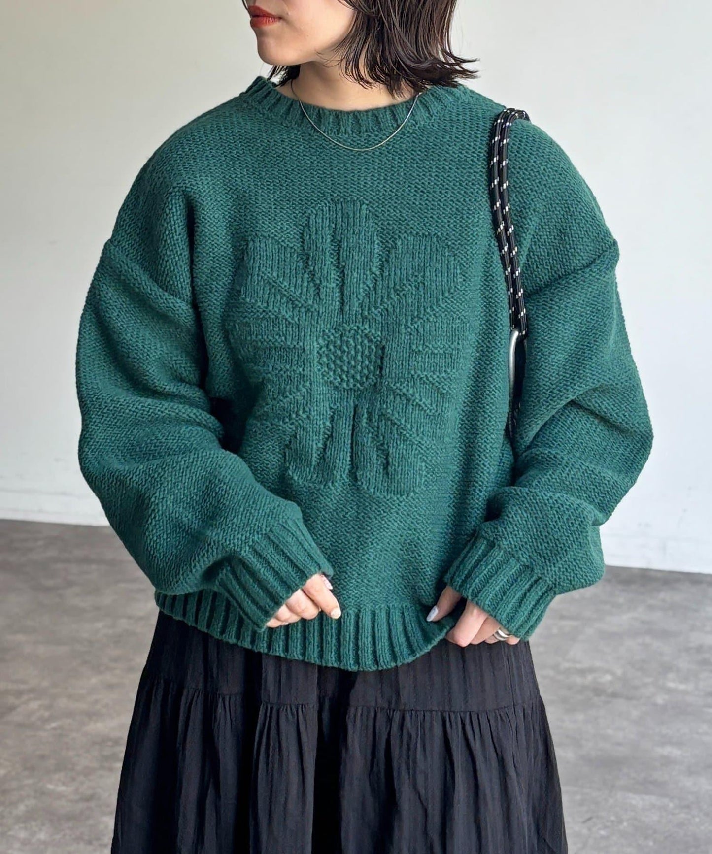 同色系花卉提花針織衫