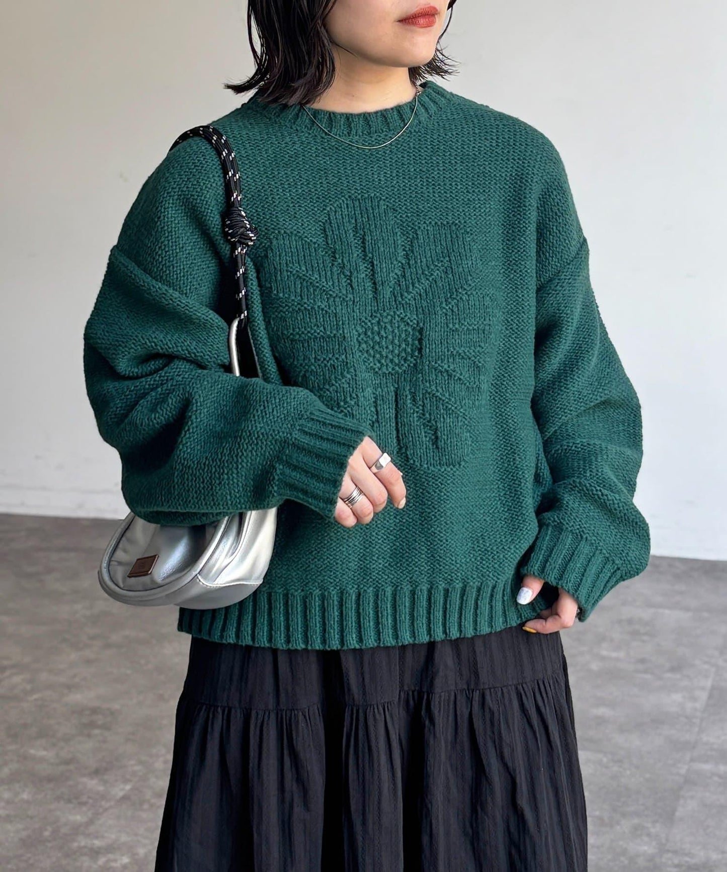 同色系花卉提花針織衫