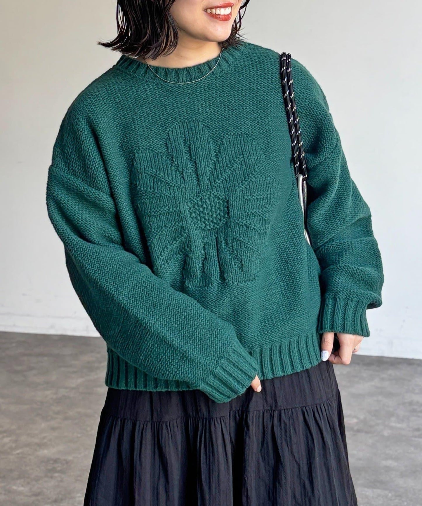 同色系花卉提花針織衫