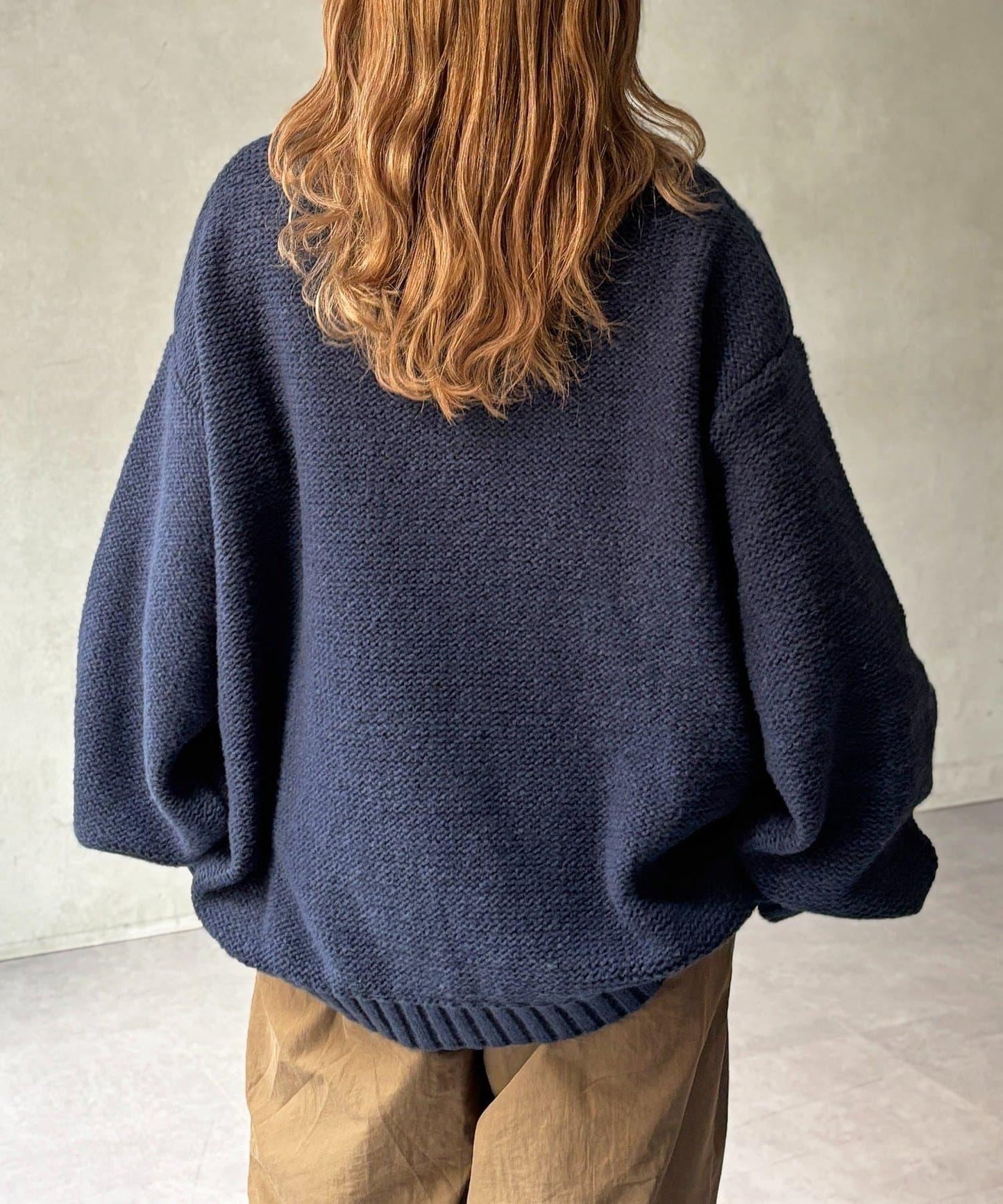 同色系花卉提花針織衫