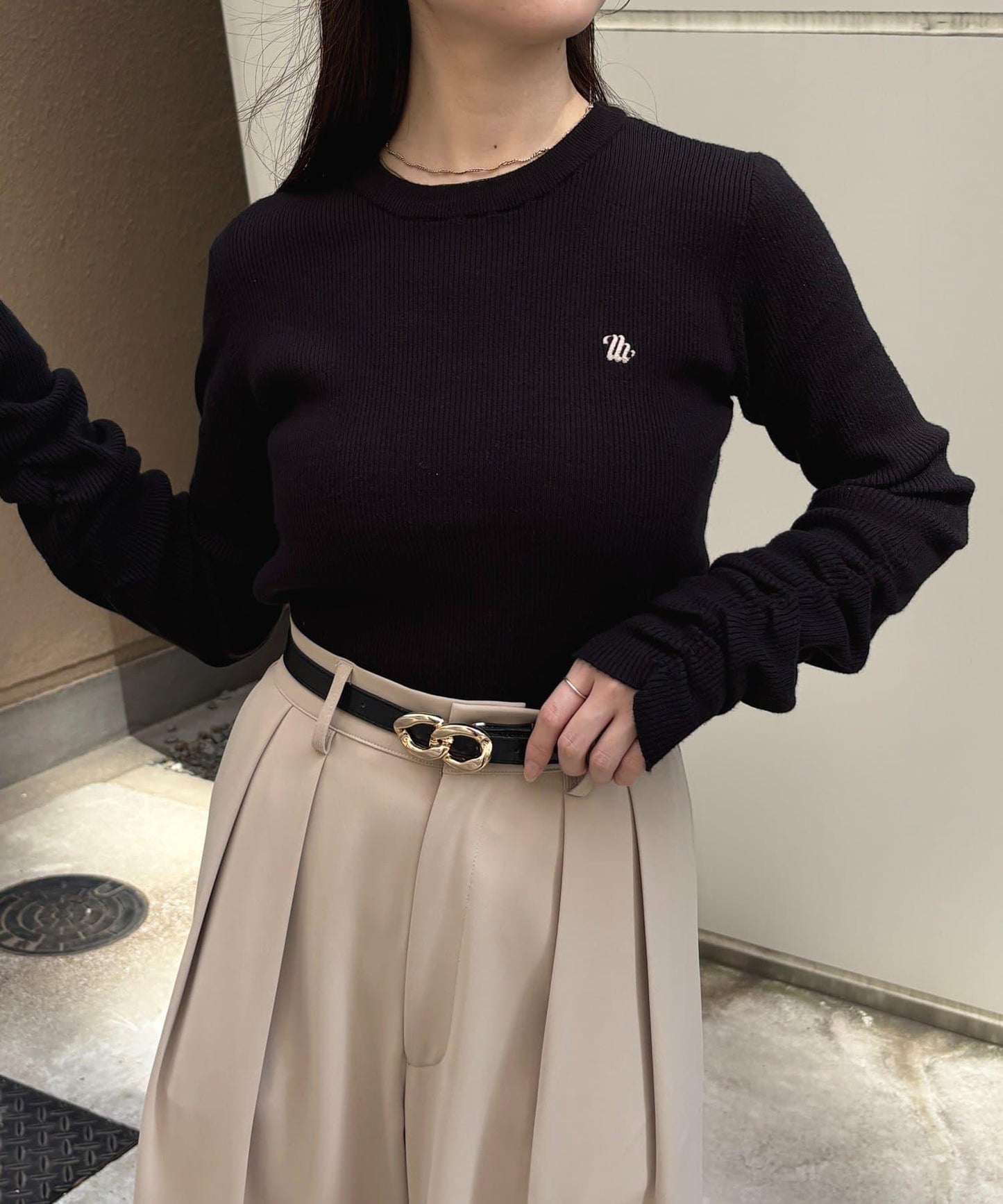 袖部抽褶logo刺繡羅紋針織衫