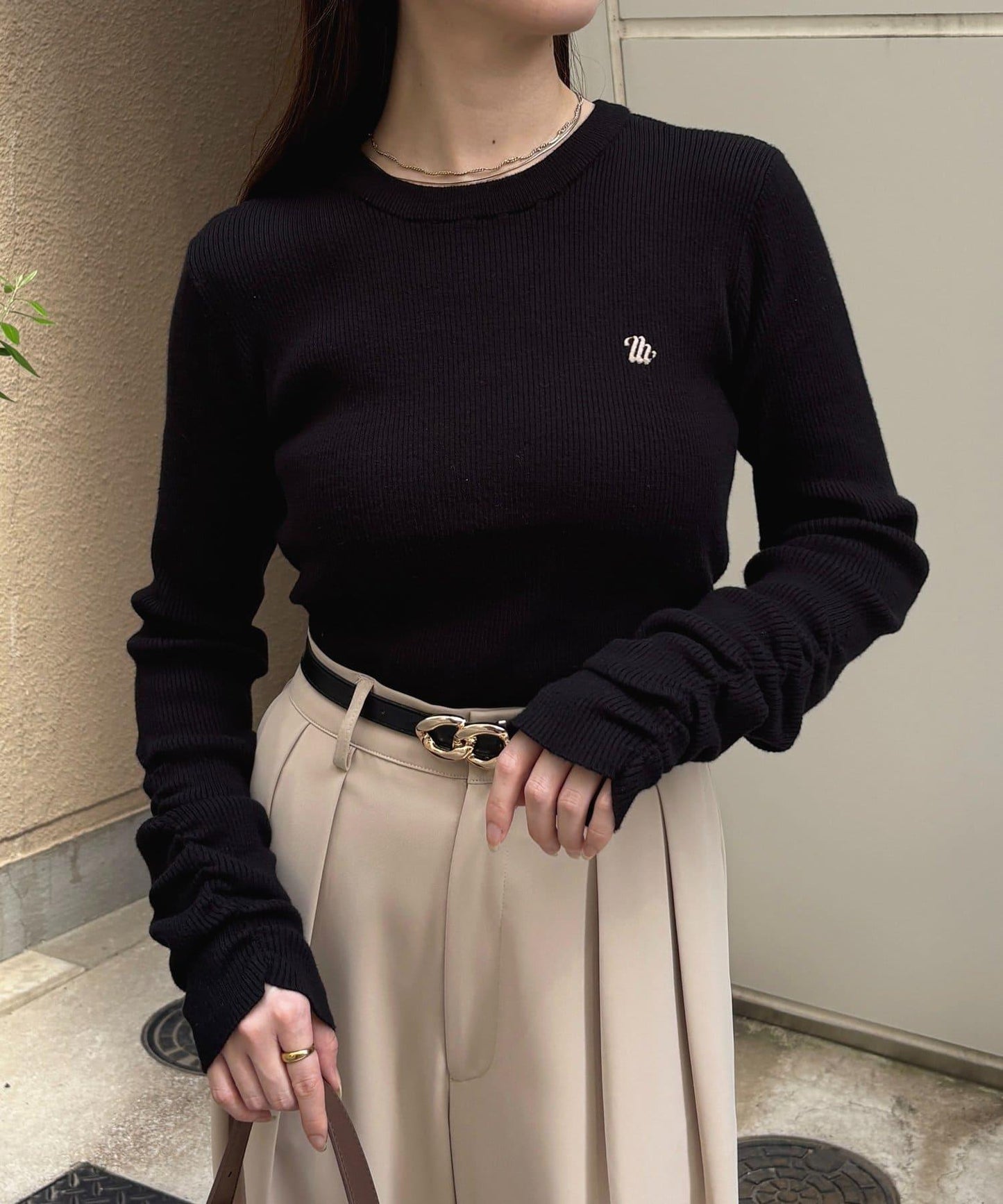 袖部抽褶logo刺繡羅紋針織衫