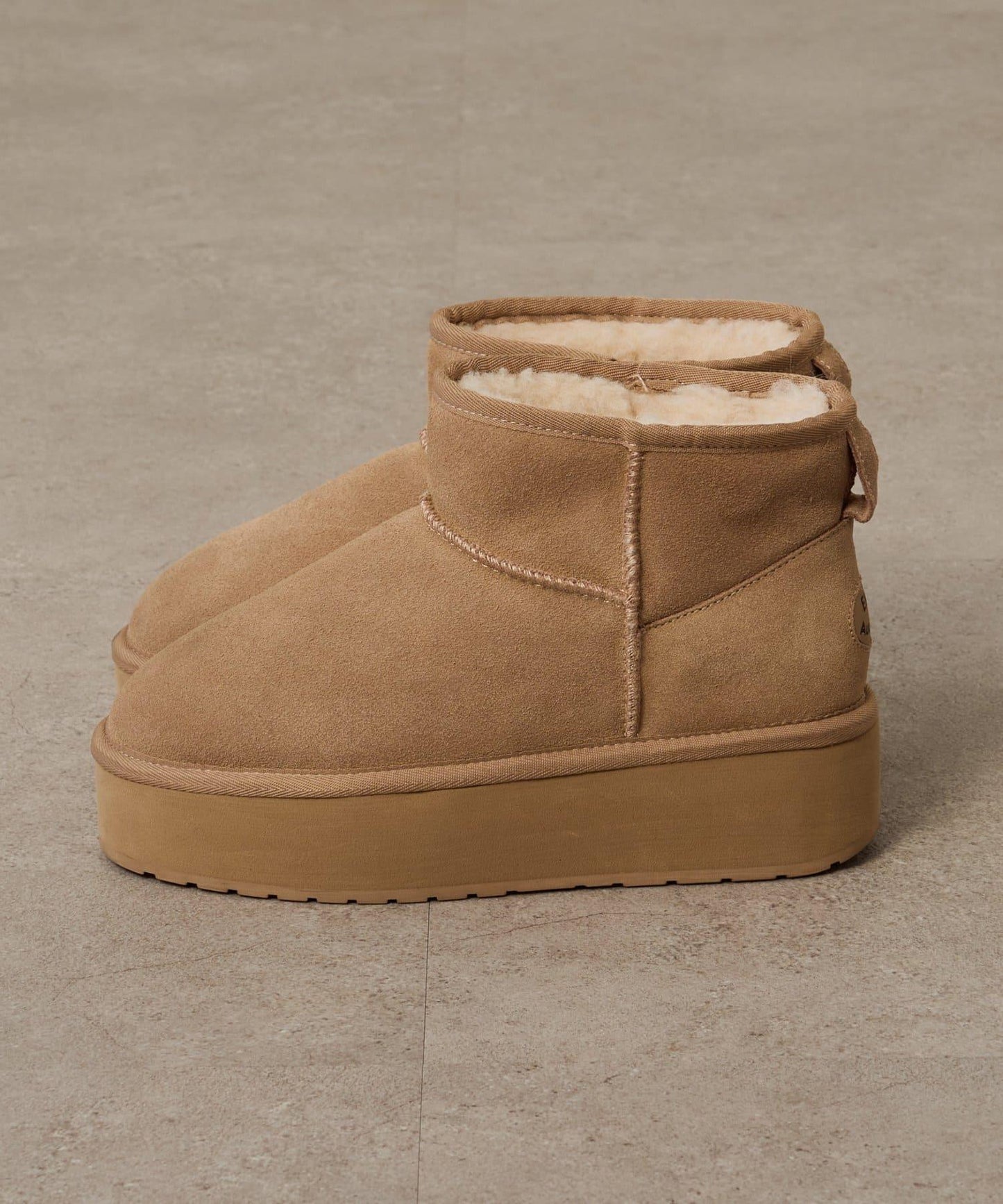 EMU 微羊毛厚底靴