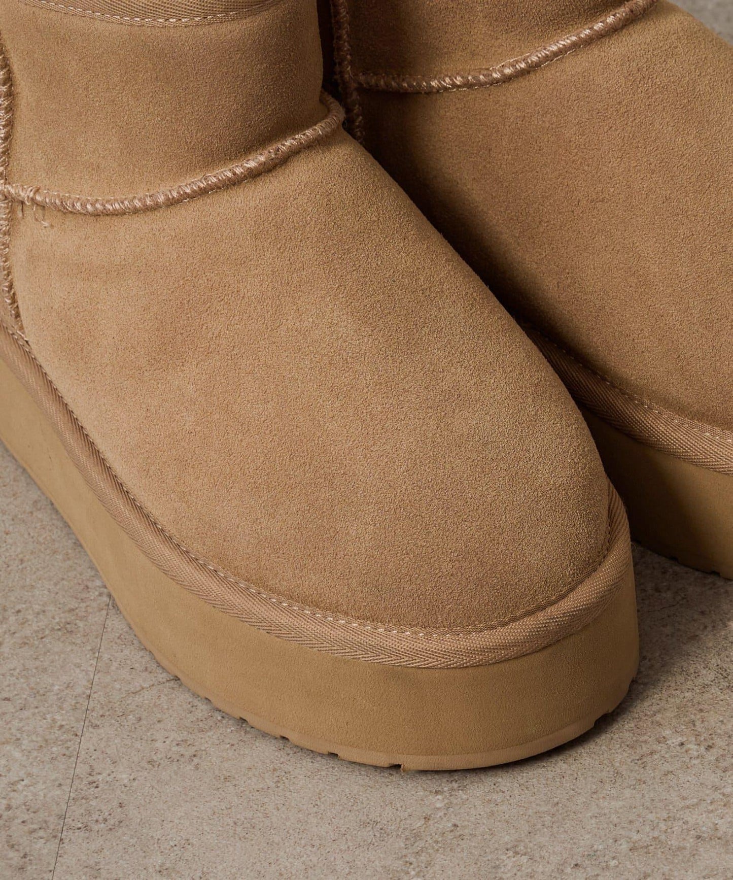 EMU 微羊毛厚底靴