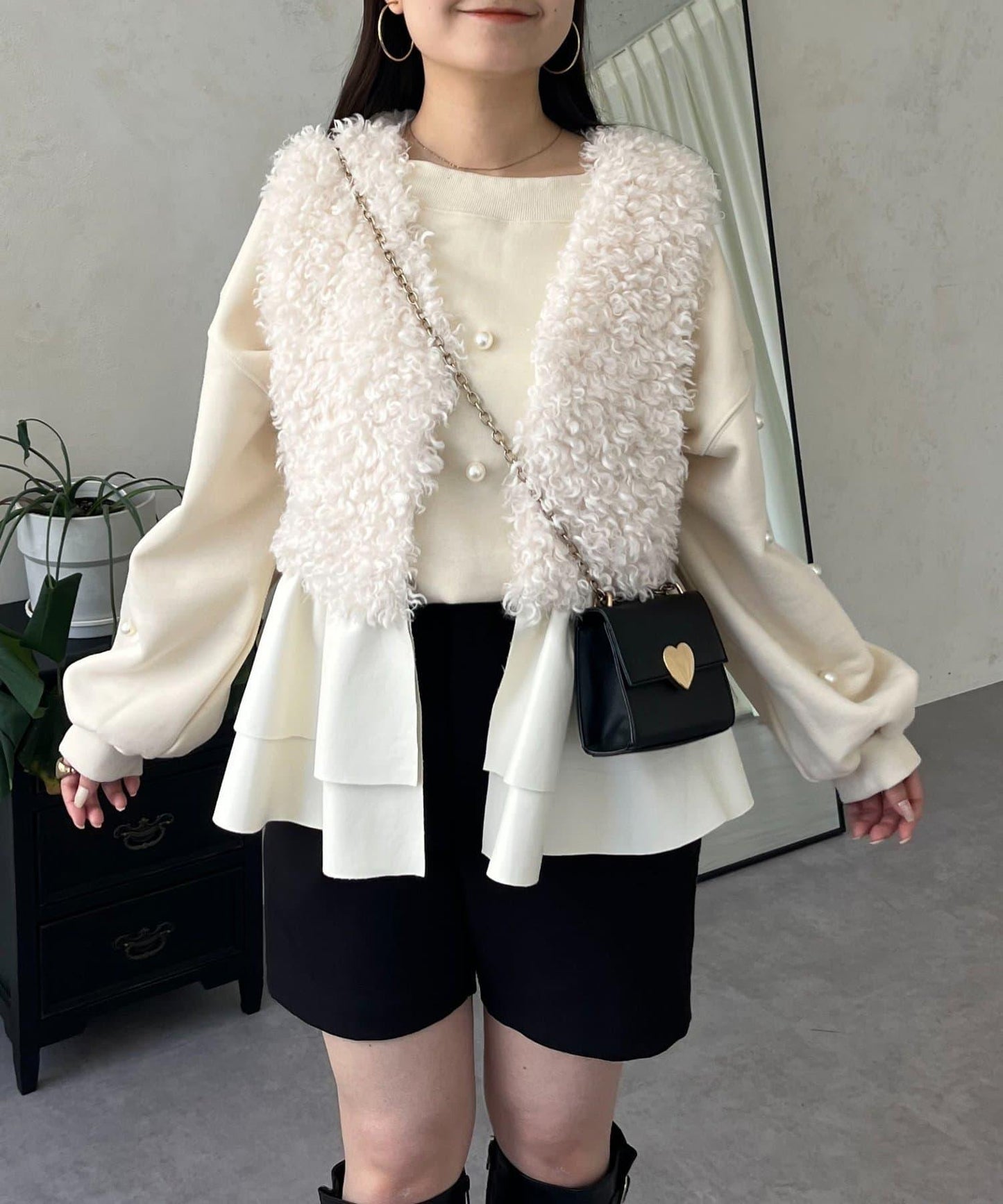 皮革荷葉邊毛絨馬甲