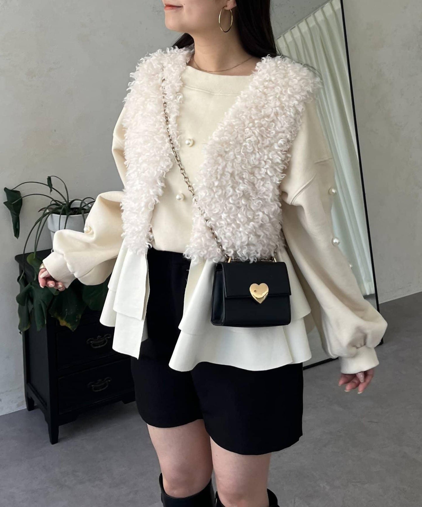 皮革荷葉邊毛絨馬甲