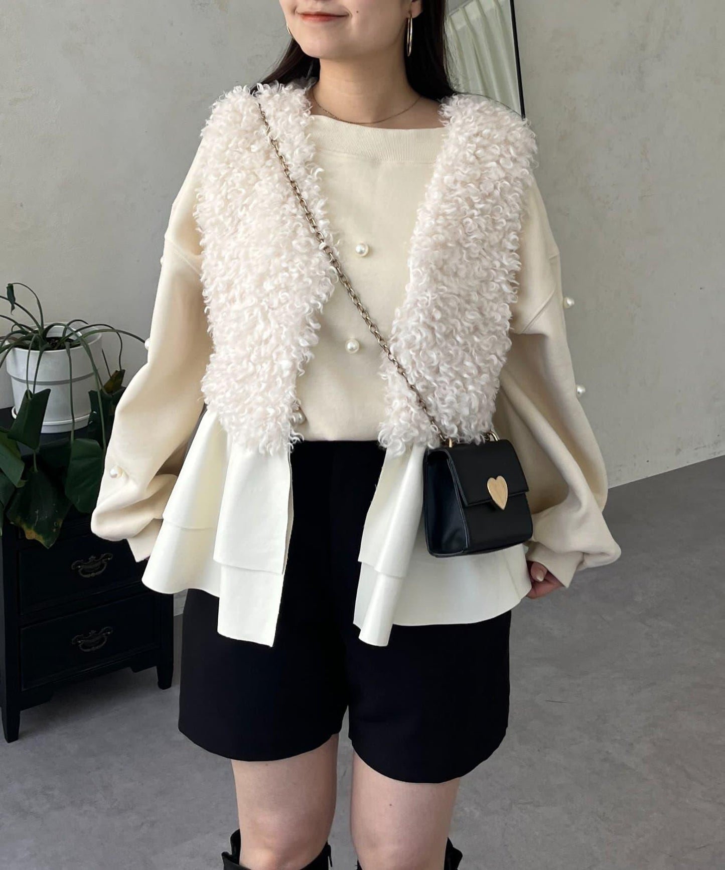 皮革荷葉邊毛絨馬甲