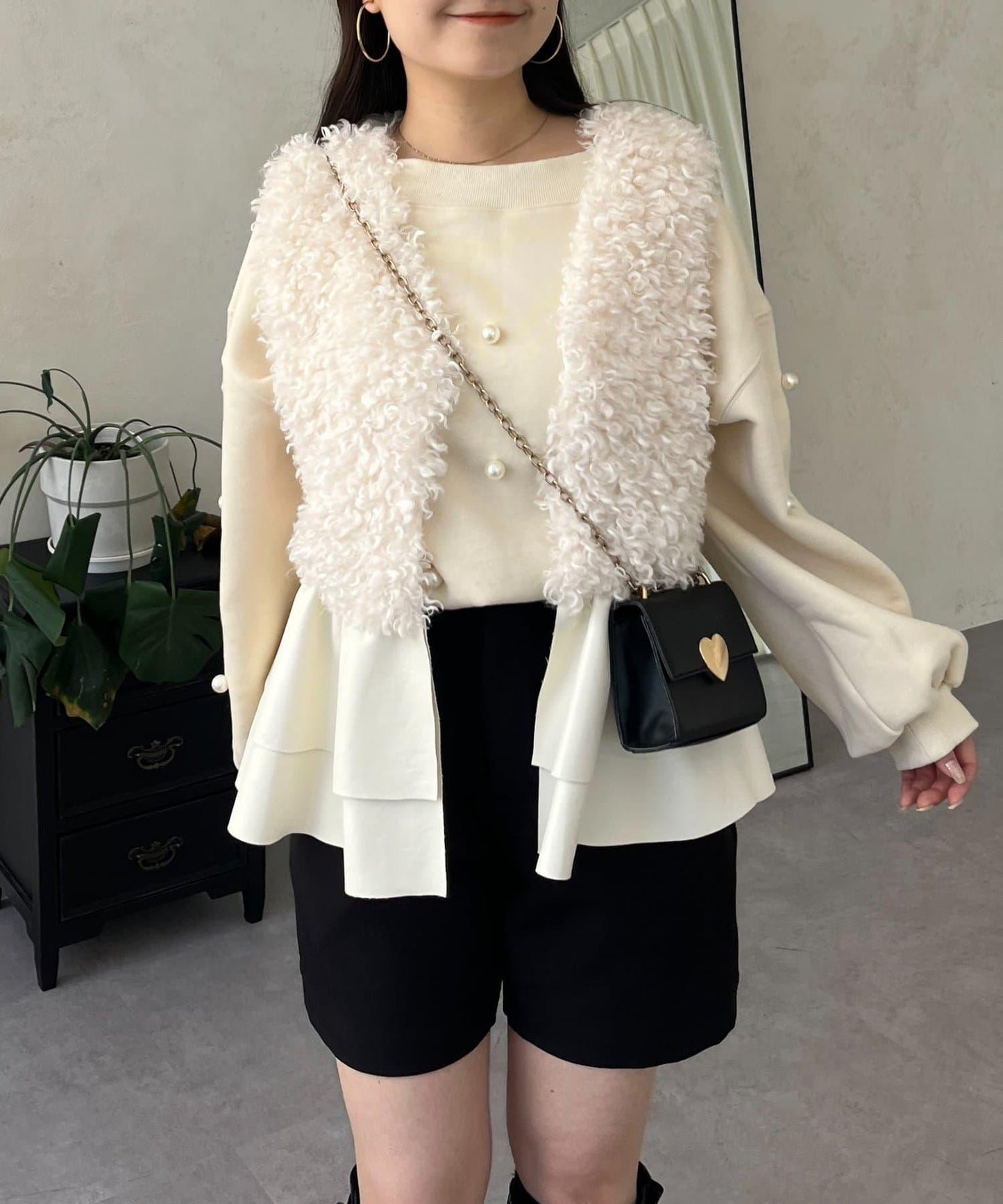 皮革荷葉邊毛絨馬甲