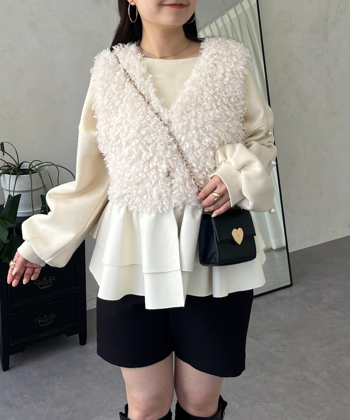 皮革荷葉邊毛絨馬甲