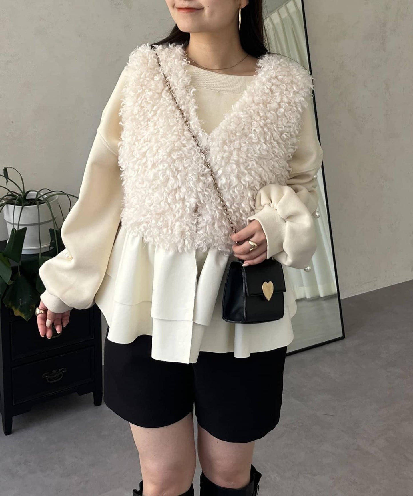 皮革荷葉邊毛絨馬甲