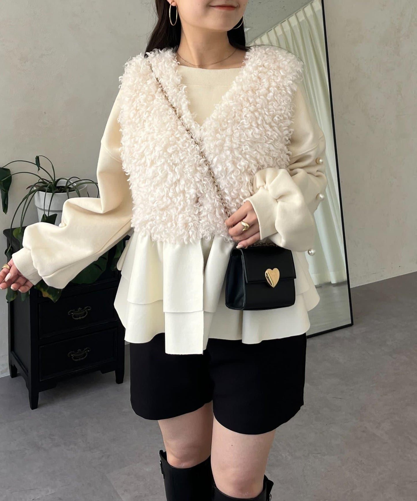 皮革荷葉邊毛絨馬甲