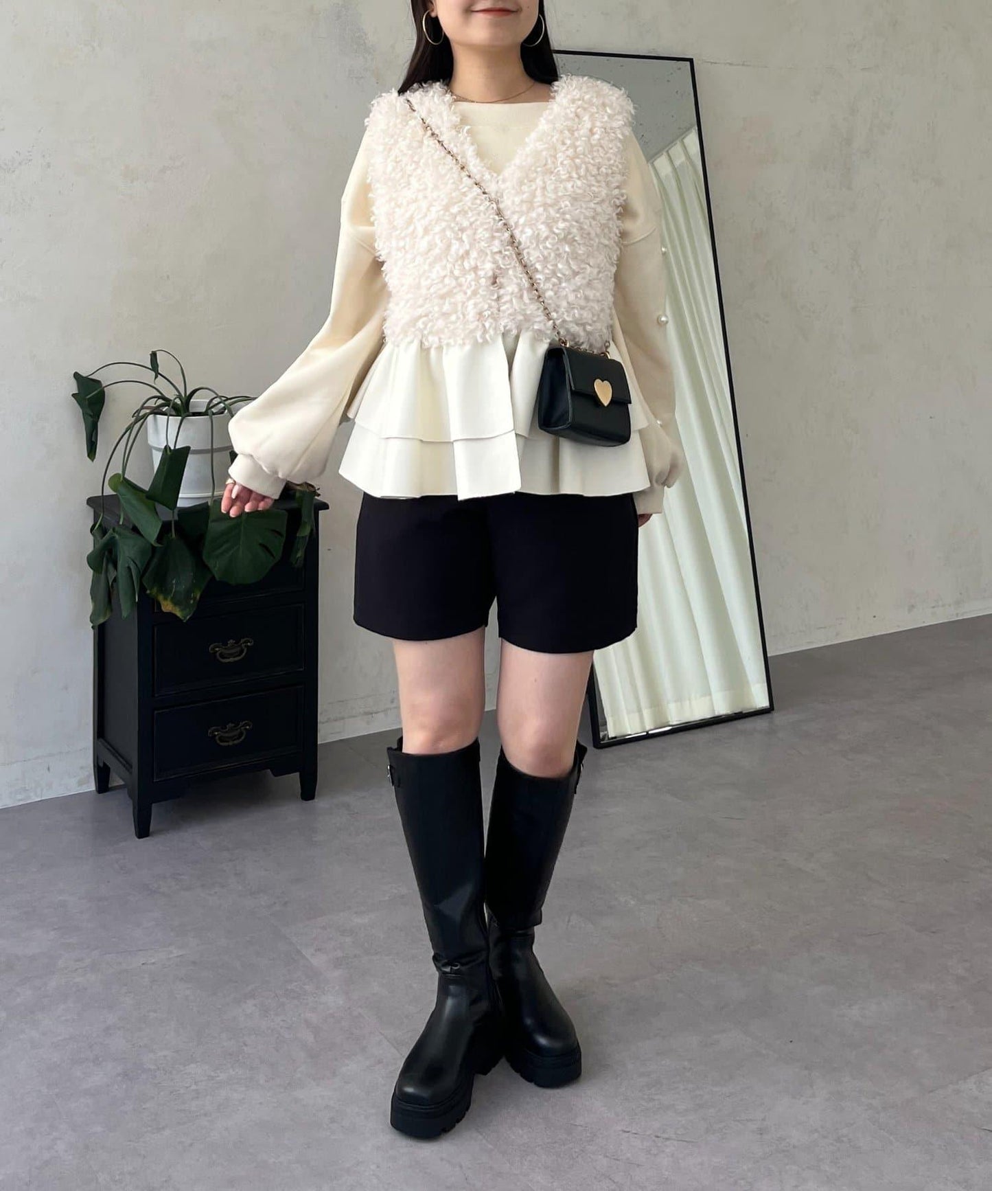 皮革荷葉邊毛絨馬甲