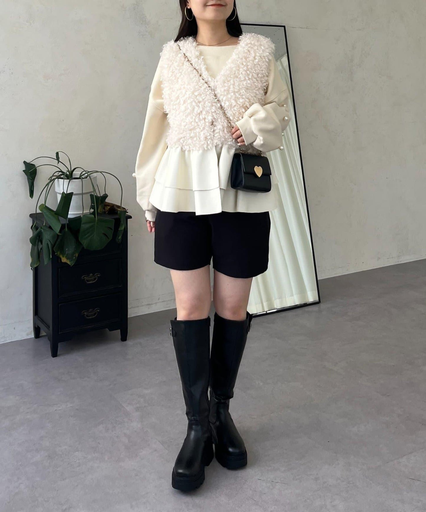 皮革荷葉邊毛絨馬甲