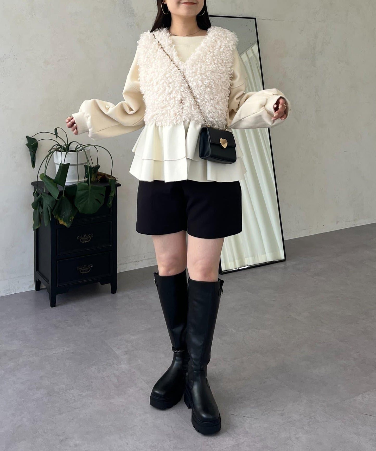 皮革荷葉邊毛絨馬甲