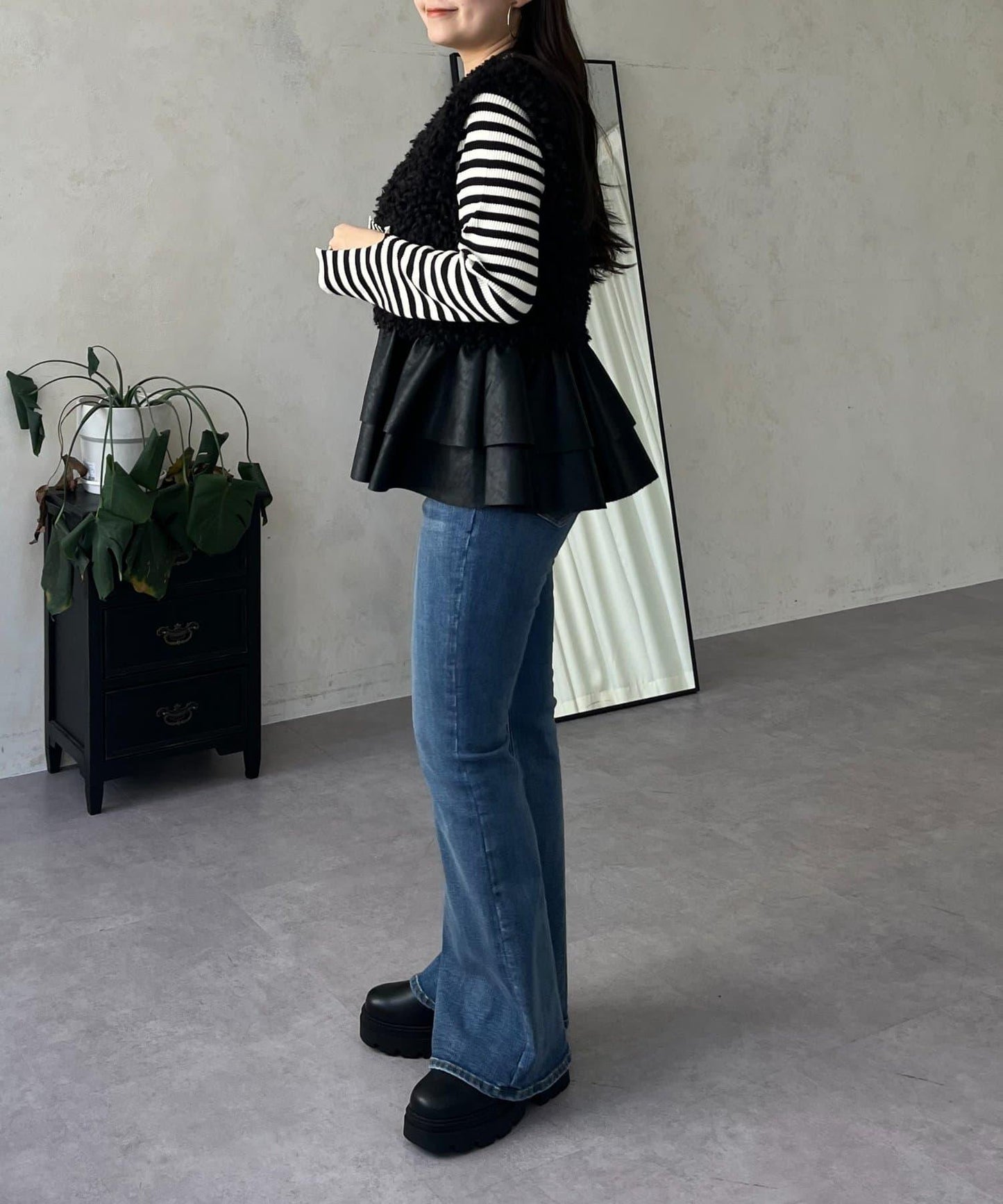 皮革荷葉邊毛絨馬甲