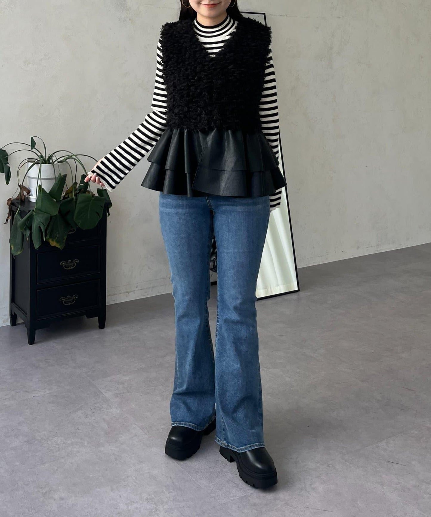 皮革荷葉邊毛絨馬甲