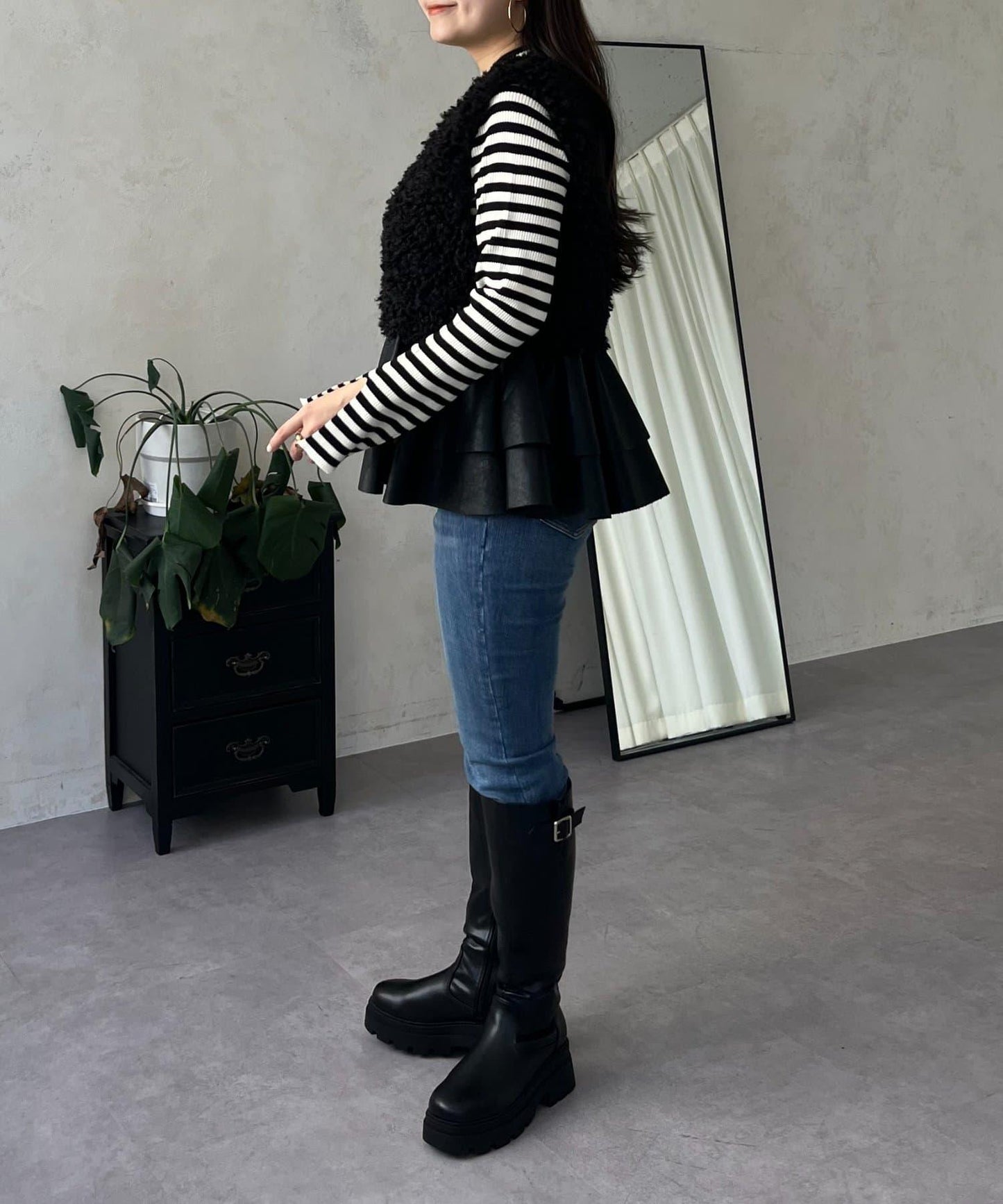 皮革荷葉邊毛絨馬甲