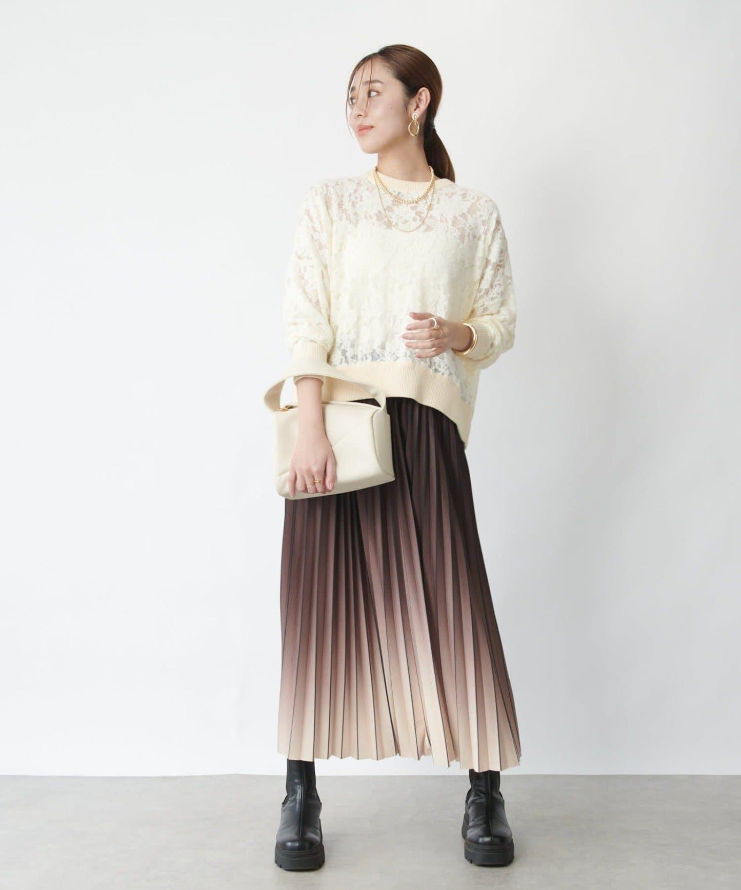 高雅透視感磨毛蕾絲套頭衫