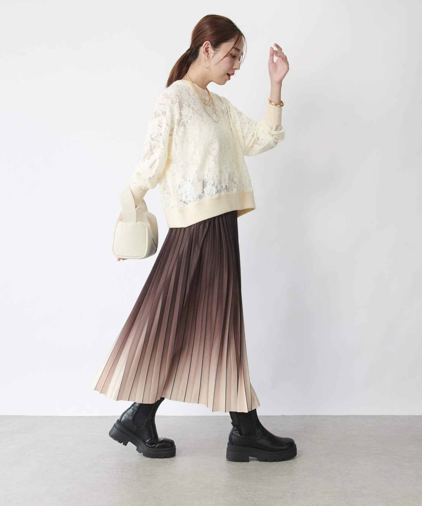 高雅透視感磨毛蕾絲套頭衫