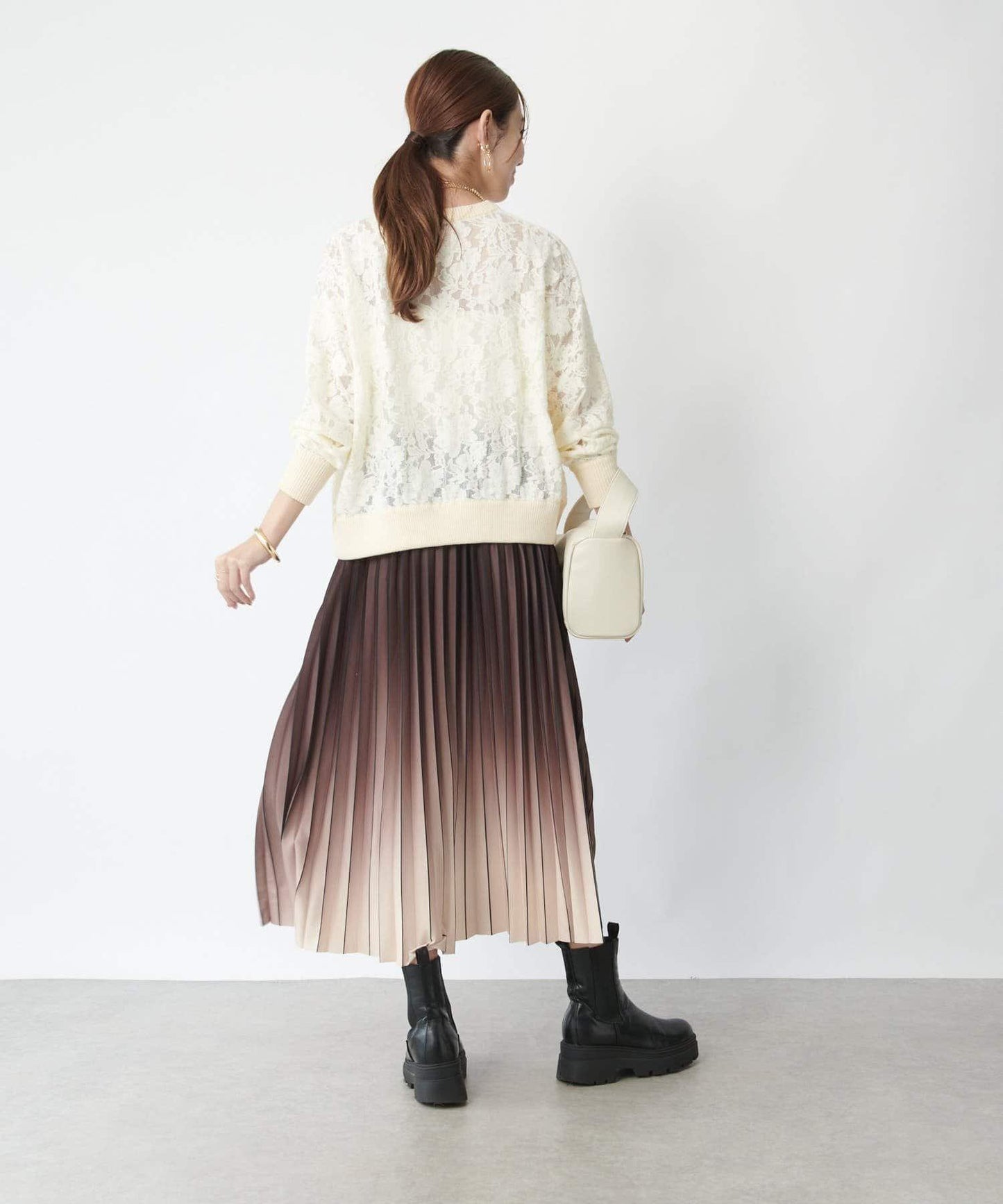 高雅透視感磨毛蕾絲套頭衫