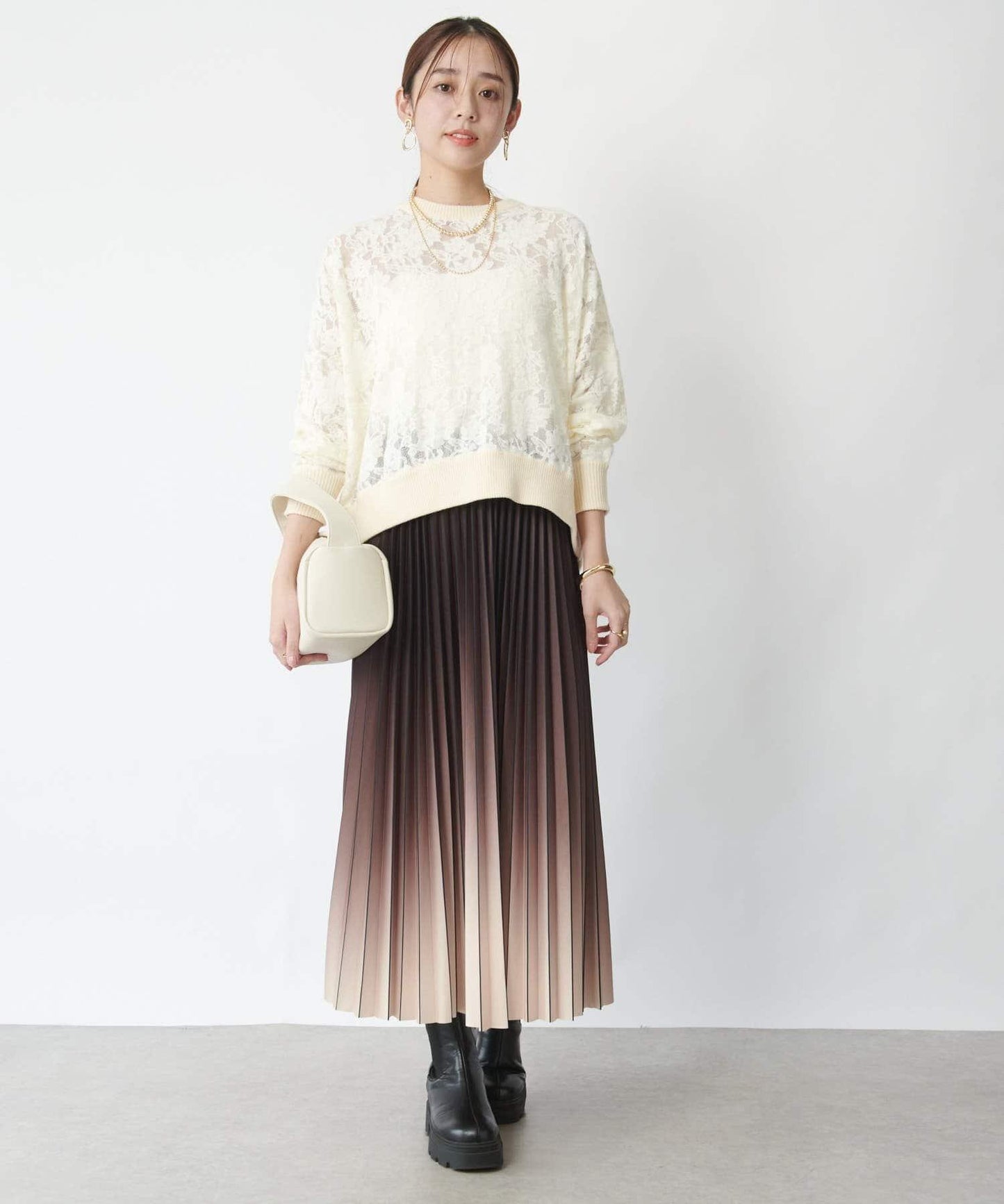 高雅透視感磨毛蕾絲套頭衫